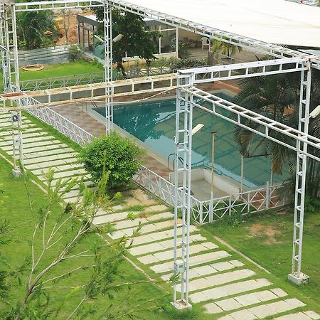 Lokis Forest Inn Hyderabad Exteriör bild