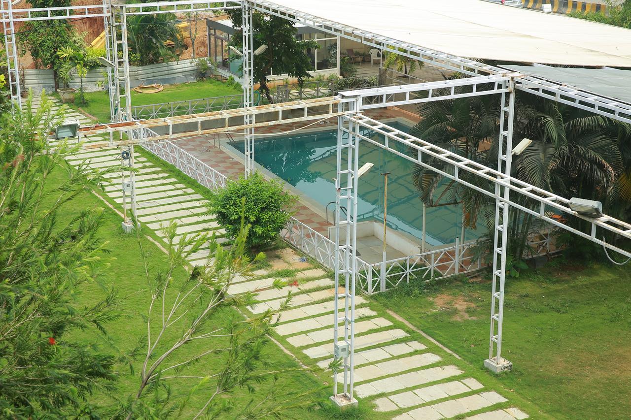 Lokis Forest Inn Hyderabad Exteriör bild