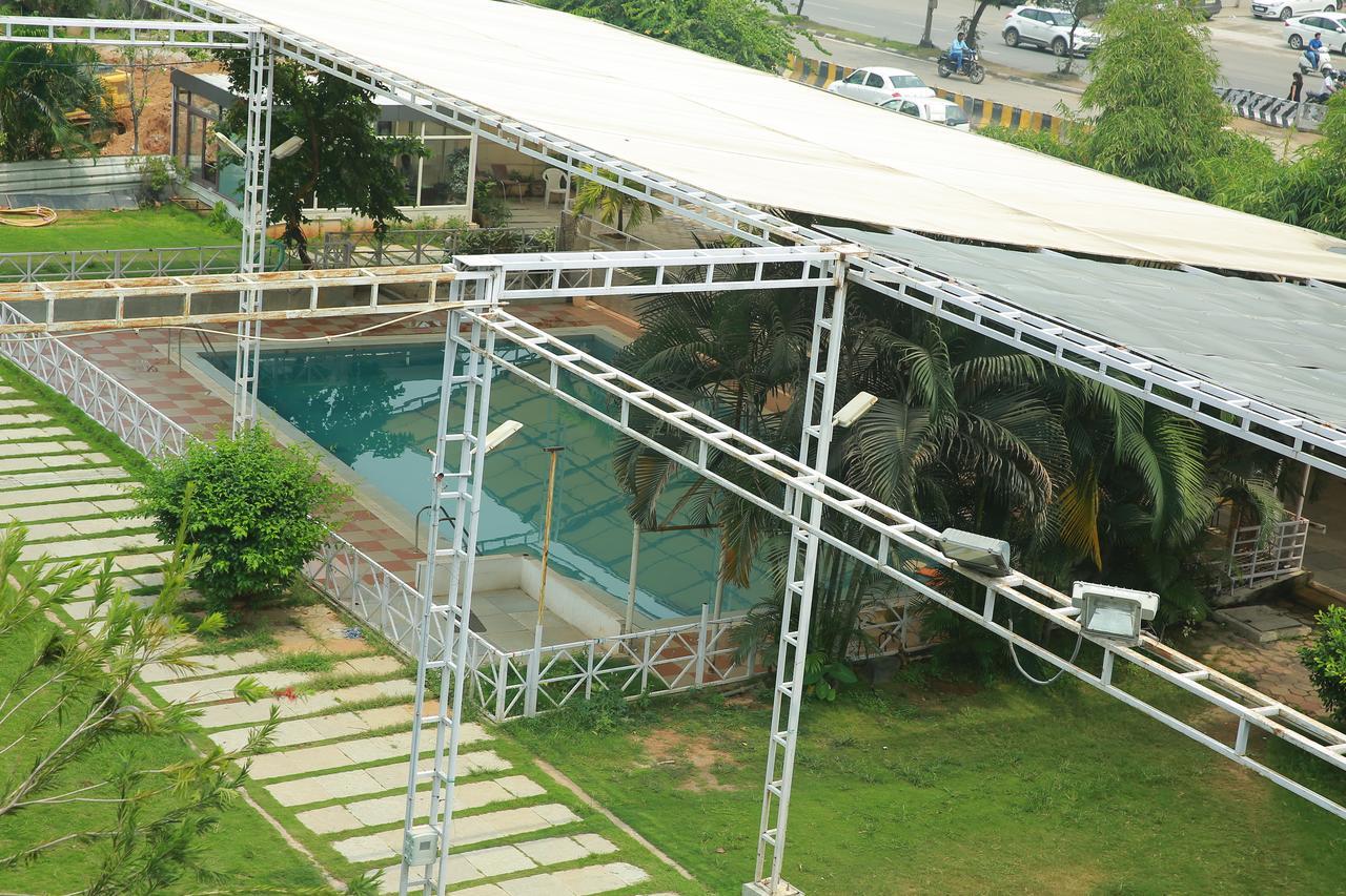 Lokis Forest Inn Hyderabad Exteriör bild