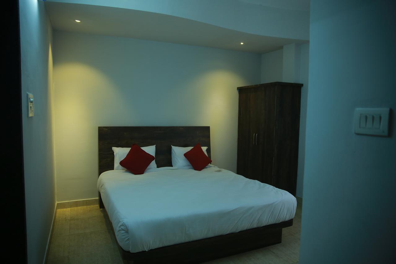 Lokis Forest Inn Hyderabad Exteriör bild