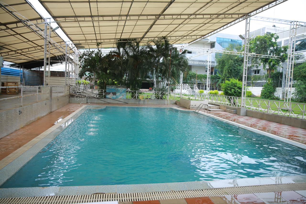 Lokis Forest Inn Hyderabad Exteriör bild