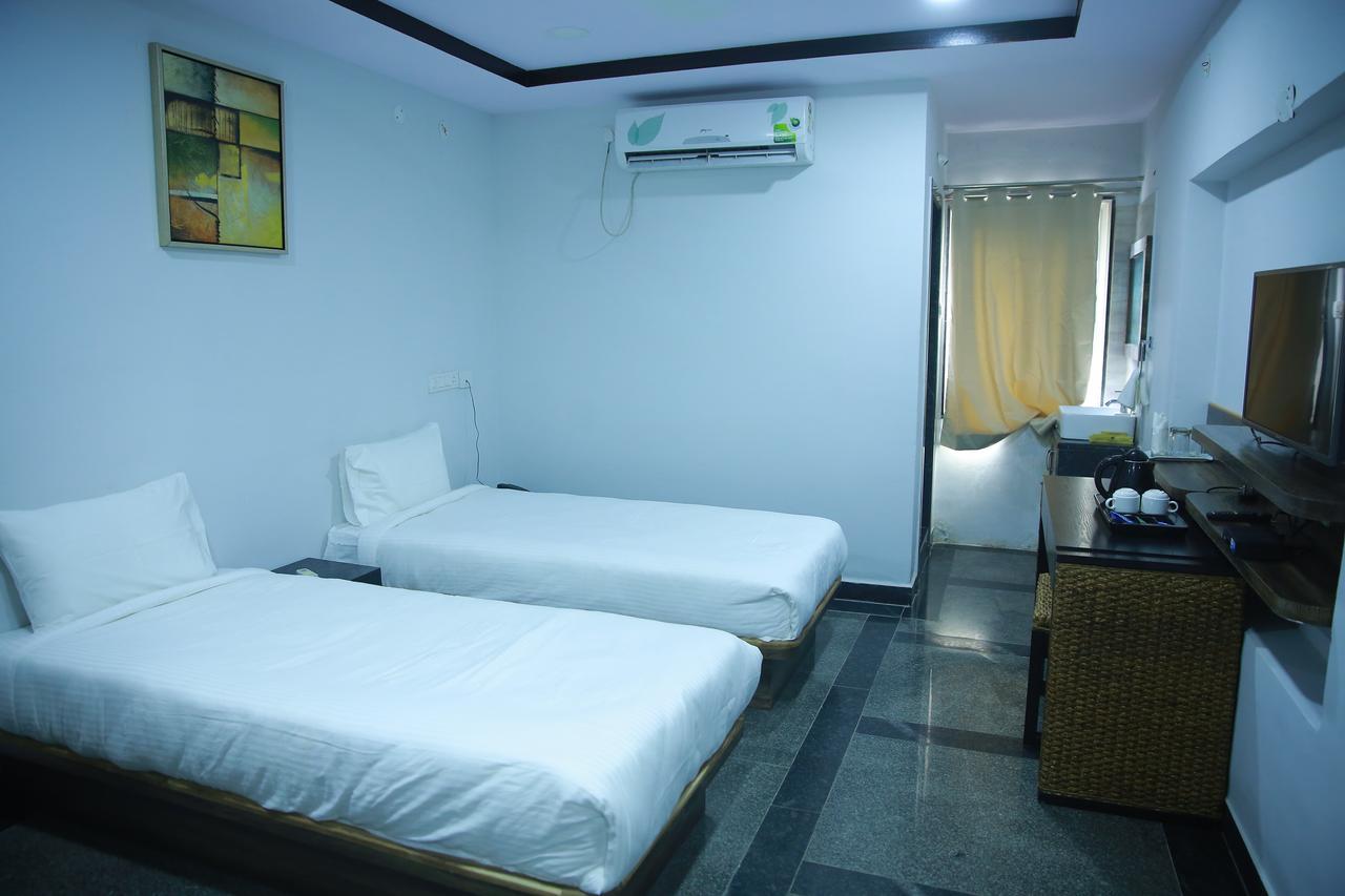 Lokis Forest Inn Hyderabad Exteriör bild