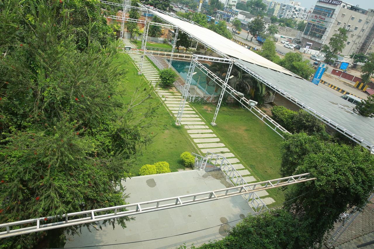 Lokis Forest Inn Hyderabad Exteriör bild